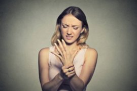 子宫薄能不能恢复正常（子宫内膜增厚怎么治疗最好）