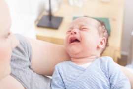 三个月宝宝睡觉喘气声大（三个月宝宝睡觉喘气