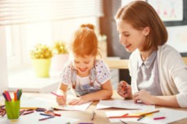 孩子鼻炎老爱流鼻血（小孩鼻炎总流鼻血怎么办）