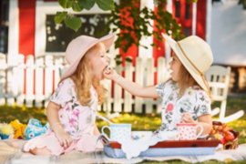 小孩每天夜里哭是怎么回事（小孩子每天晚上哭是怎么回事）